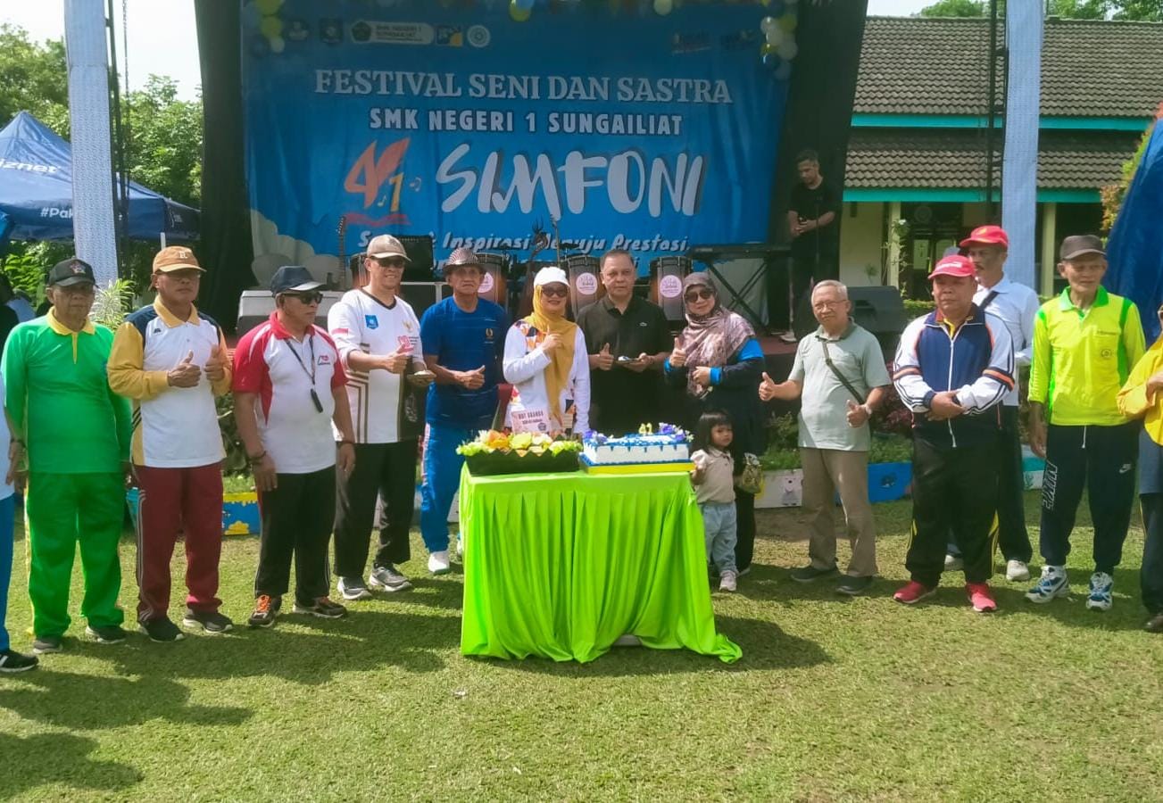 Simfoni Kebersamaan Guru, Siswa, Alumni, dan Masyarakat