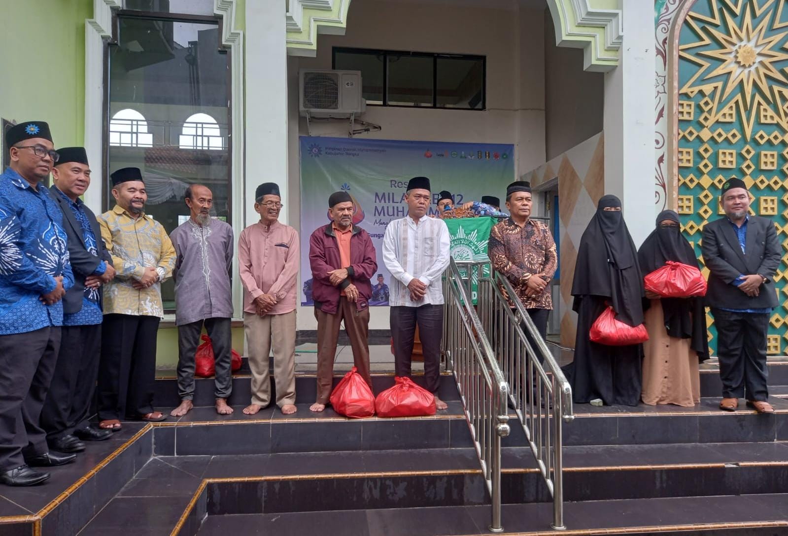 Milad ke 112, Muhammadiyah Bangka Salurkan 57 Paket Sembako