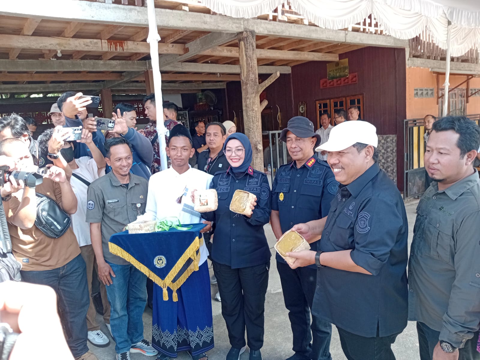 Lewat Pengiriman Dodol Nanas, Pemkot Pangkalpinang Dorong Ekonomi Kreatif 