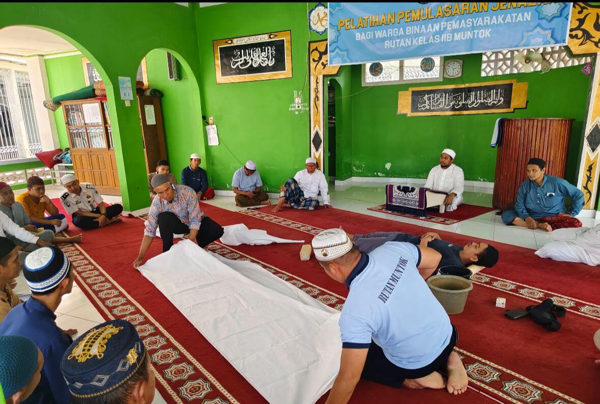 Momentum Ramadan, Napi Rutan Muntok Belajar Pemulasaran Jenazah