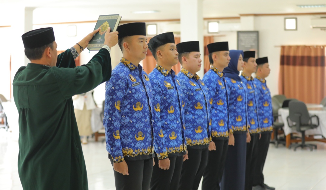 Tujuh Lulusan IPDN Resmi Dilantik Jadi PNS di Pemprov Babel