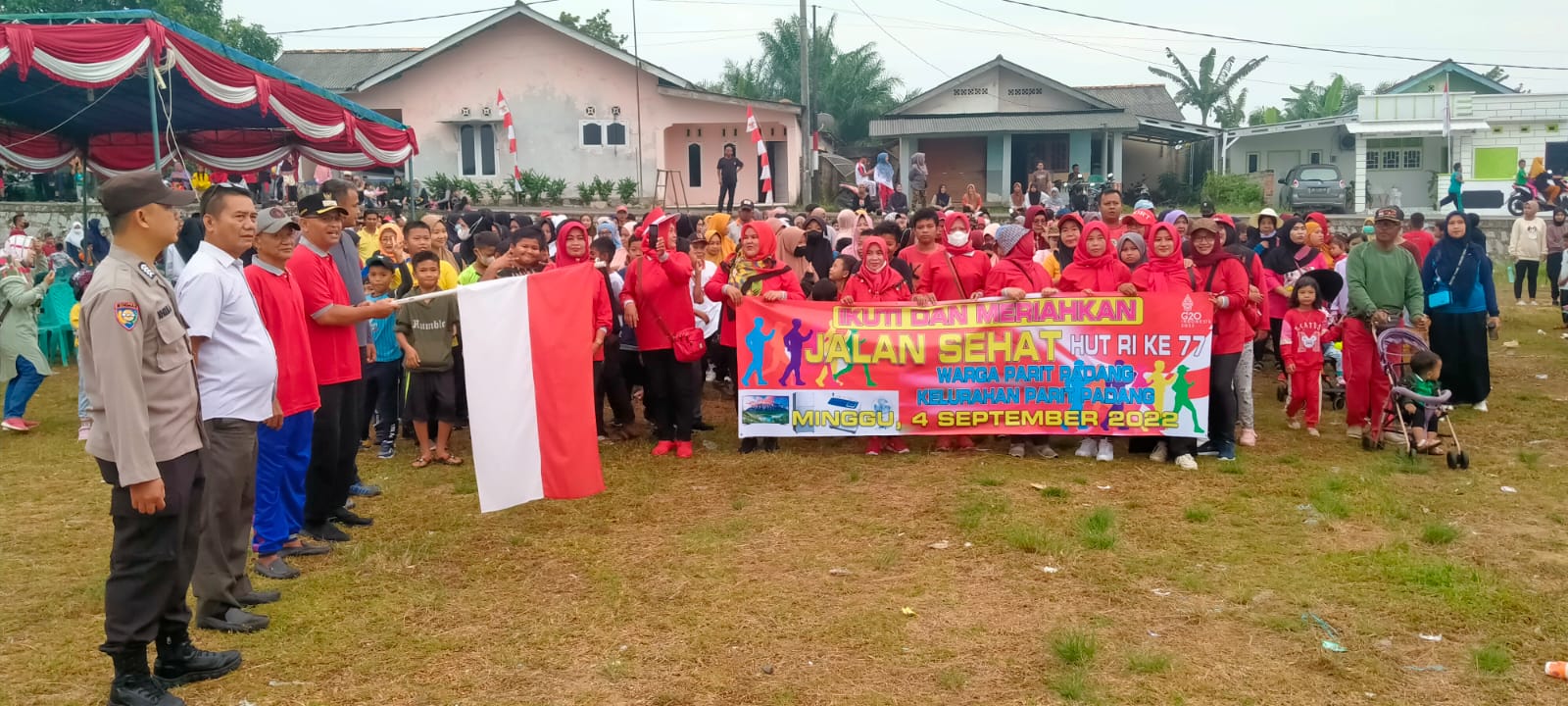 Meriahnya Perayaan HUT RI ke-77 di Paritpadang, Ada Jalan Santai, Panjat Pinang dan Berbagai Lomba