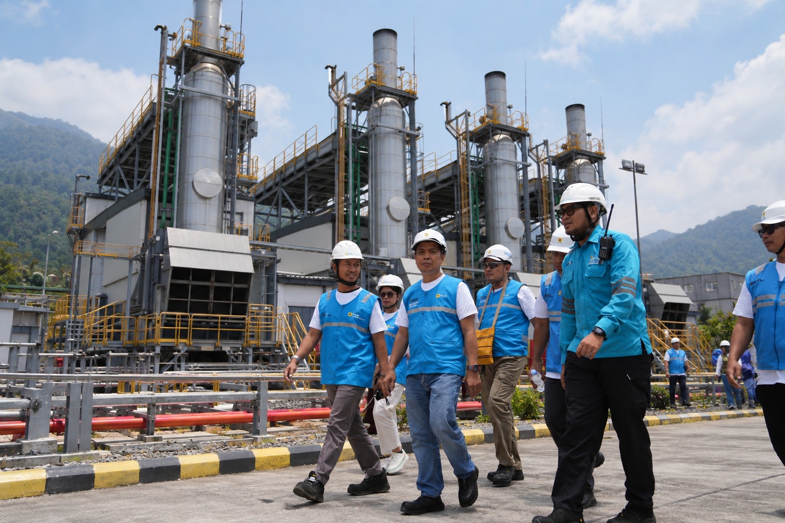 Perkuat Keandalan Kelistrikan Maluku Utara, GM PLN Dwipantara Tinjau Pembangkit di Ternate dan Tidore