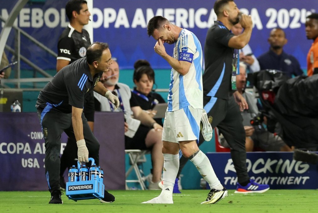 Messi Cedera, Argentina Tetap juara