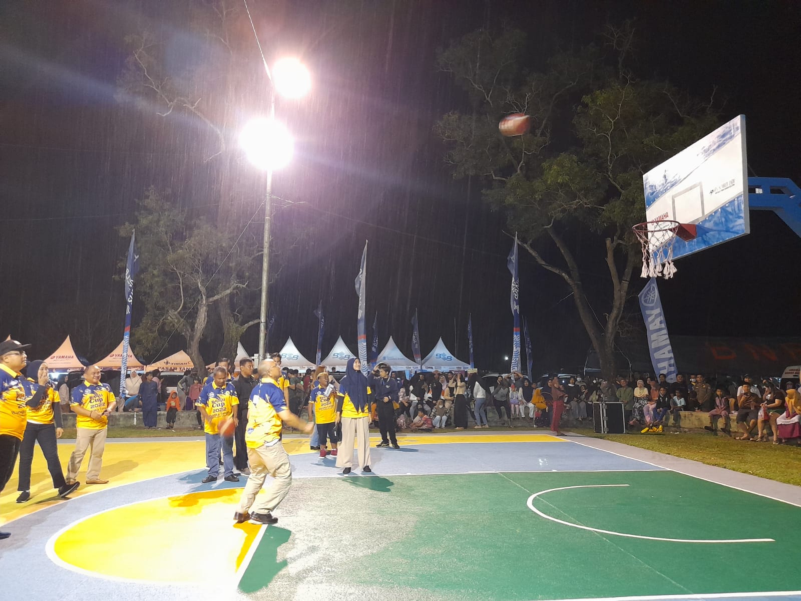 Diwarnai Hujan, Opening Ceremony Turnamen Basketball Bupati Cup Bateng 2022 Meriah