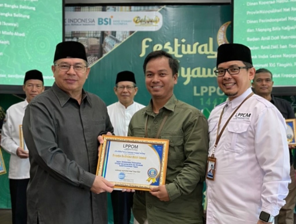 Perkuat UMK Halal di Babel, HUB UMK PLN UIW Babel Raih Penghargaan LPPOM