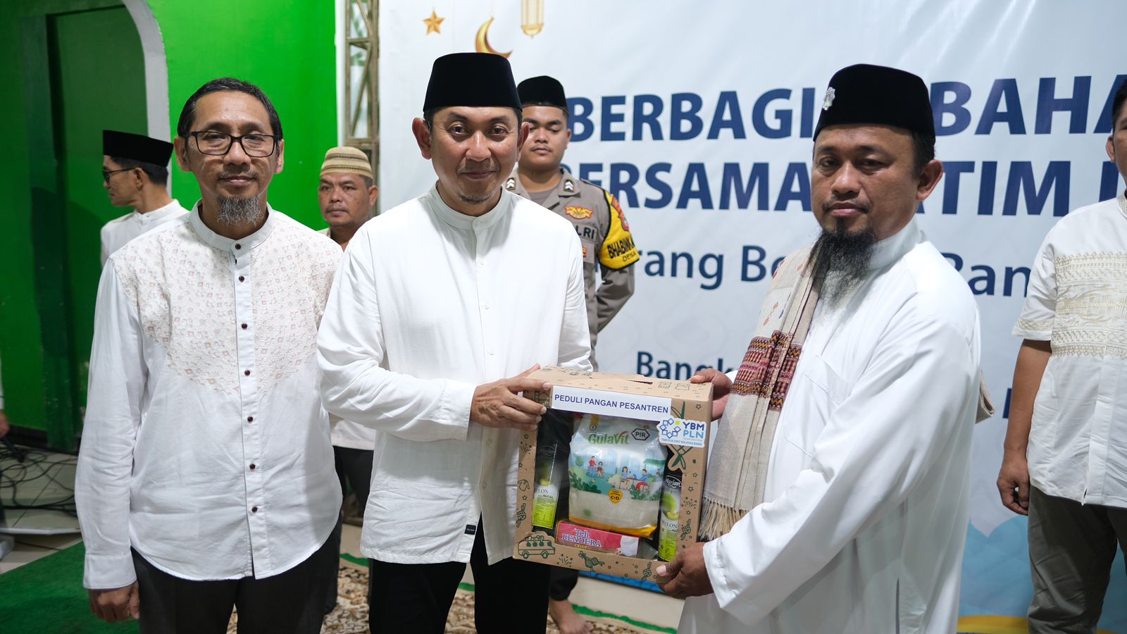 YBM PLN Salurkan Bantuan Dalam Program Benderang Berkah Ramadhan 1445H