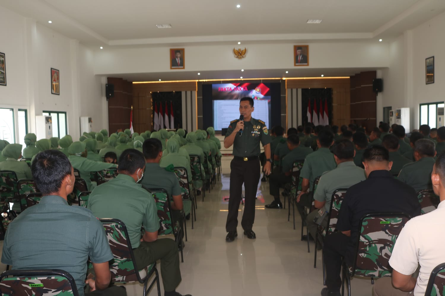 120 Orang Prajurit, PNS dan Persit Korem 045/Gaya Ikut Penyuluhan Hukum