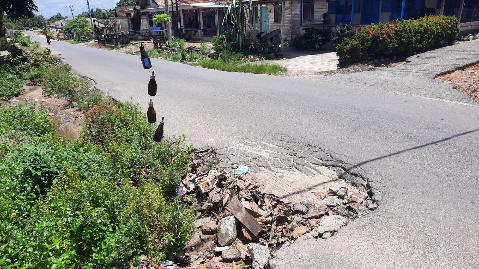 Jalan Koba - Lubukbesar Direhabilitasi, Pemukiman Padat Penduduk Desa Wisata Perlang Belum Tersentuh