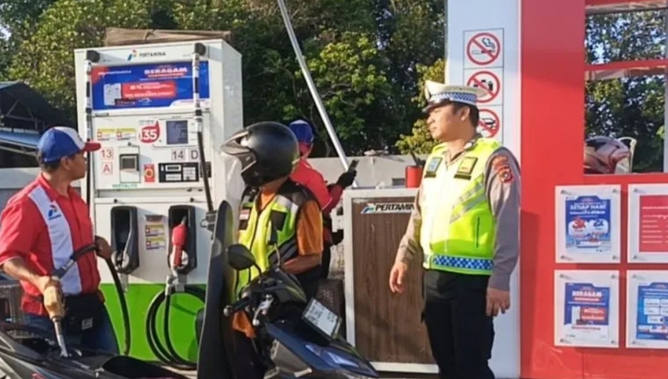 Polres Bangka Barat Pantau Kendaraan di SPBU Cegah Pengisian Berulang