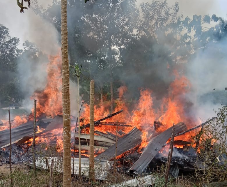 Kasihan, Dilalap Api, Rumah Nenek di Peradong Tinggal Puing