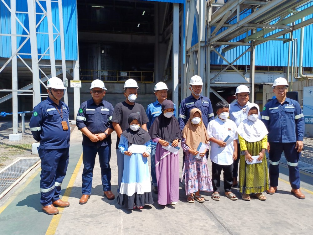 Berbagi Kebahagiaan di Moment HUT ke-79 RI, PT Timah Serahkan Santunan Bagi Anak Yatim dan Piatu di Babar