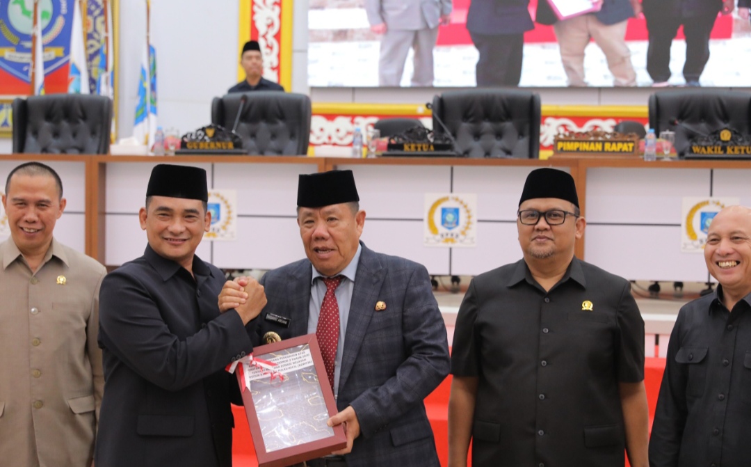 Kawal Revisi Perda RZWP3K, Gubernur Hidayat Arsani Tegaskan Sinergi dan Prinsip Kehati-hatian Tata Ruang Laut