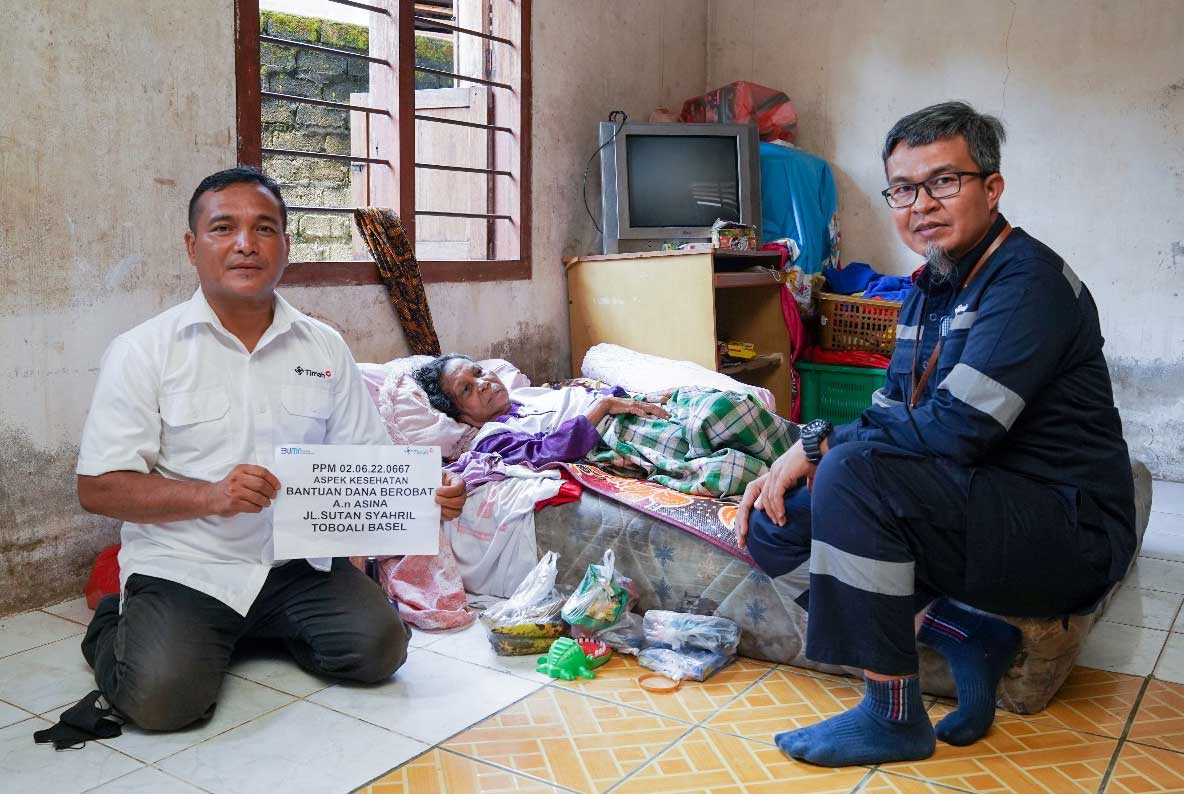 PT Timah Serahkan Bantuan Pengobatan untuk Asina Warga Bangka Selatan