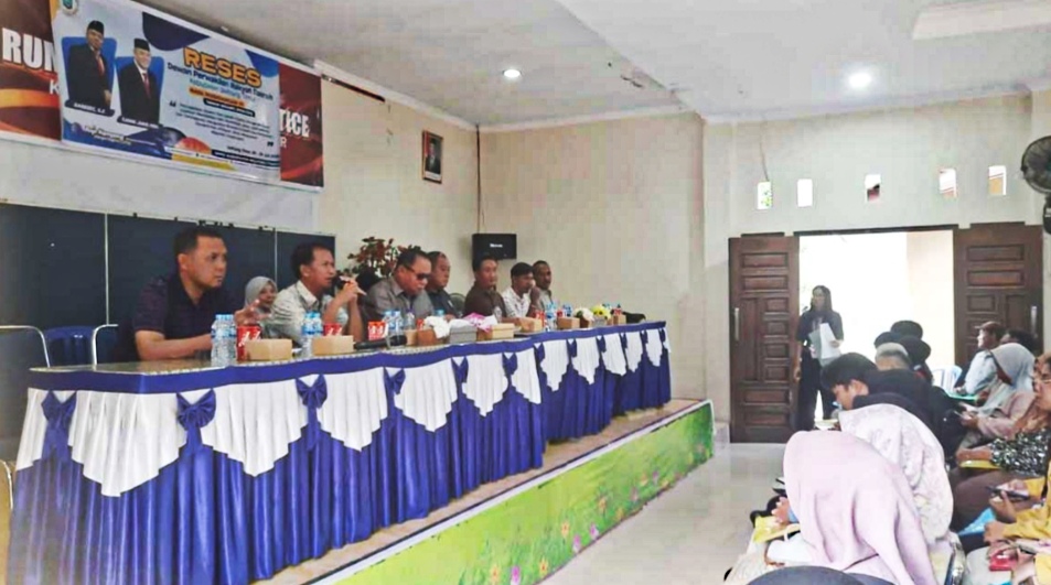 Reses DPRD Beltim di Selingsing, Warga Minta Jalan Sekolah Jadi Prioritas Meski Anggaran Terbatas