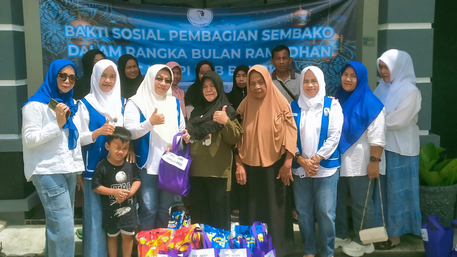 Peduli Sesama di Ramadan, DPC IWAPI Bangka Berbagi Tali Asih