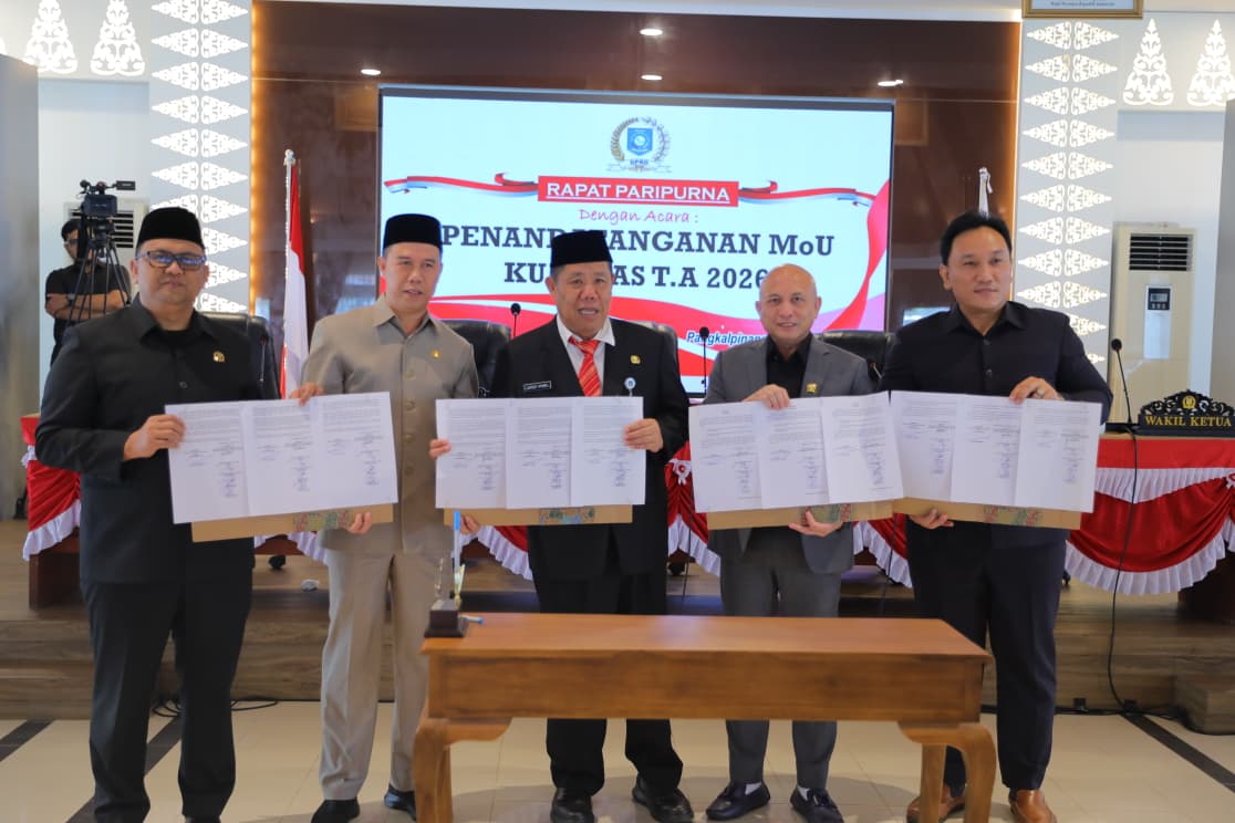 Gubernur Hidayat Bersama Ketua DPRD Babel Teken MoU KUA PPAS Tahun 2026