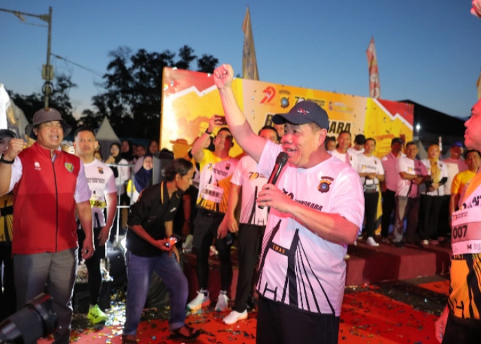 Gubernur Hidayat Arsani Lepas Ribuan Peserta Bhayangkara Babel Run 2025
