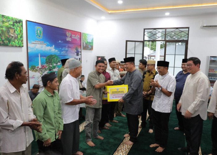 Safari Ramadan di Belitung, Gubernur Babel Hidayat Arsani Salurkan Bantuan dan Ajak Perkuat Persatuan