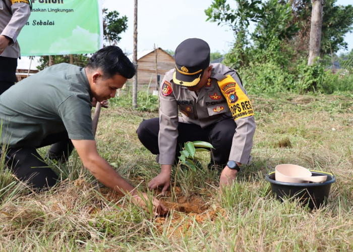 Polresta Pangkalpinang Tanam 100 Pohon di Lahan Gundul Kelurahan Air Kepala Tujuh