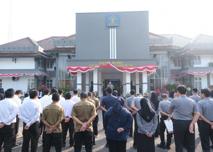 Kanwil Kemenkum Babel Gelar Apel Pagi dan Tekankan Pelayanan Prima di Tengah Rehabilitasi Kantor