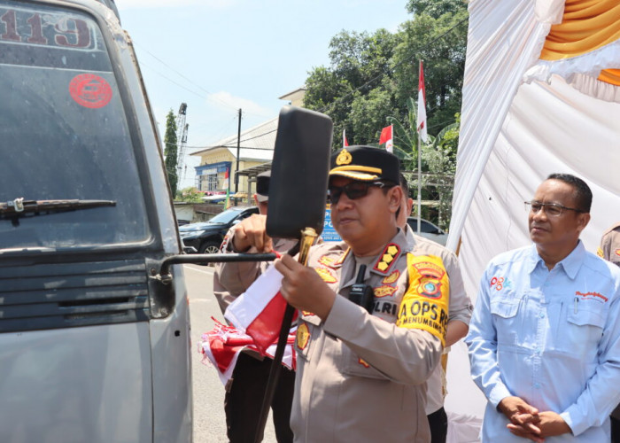 Kapolresta Pangkalpinang Ajak Pengendara Pasang Atribut Kemerdekaan Sambut HUT RI ke-80