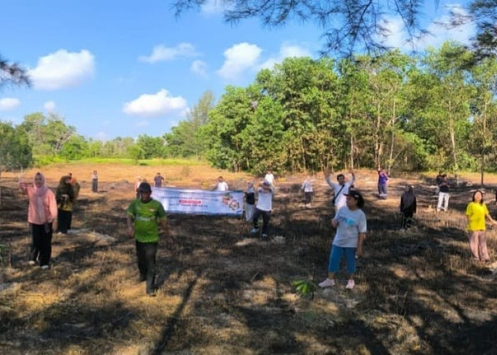 PT Timah Tanam 48 Pohon Lokal di Kampoeng Reklamasi Air Jangkang    