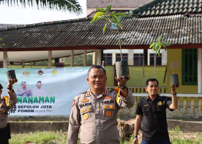 Aksi Penghijauan, Polres Bangka Tengah Tanam 100 Pohon