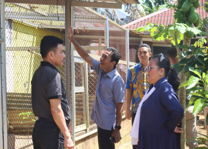 Pj Gubernur Kep. Babel Silaturahmi Lebaran ke Kediaman Sekda Naziarto