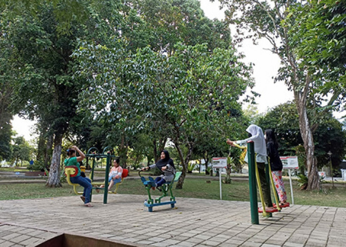 Tins Green Garden Bak Hutan di Tengah Kota, Warga Bisa Olahraga Sambil Menikmati Keindahan Taman 