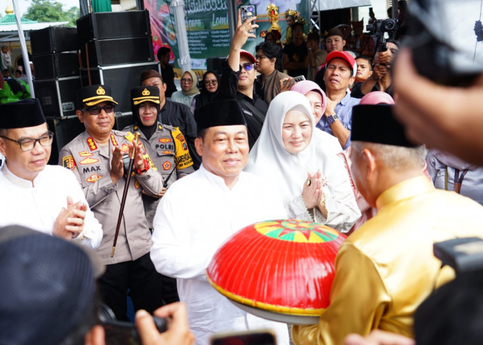 Nganggung 10 Ribu Dulang Meriahkan Maulid Nabi Muhammad SAW 1446 H di Pangkalpinang