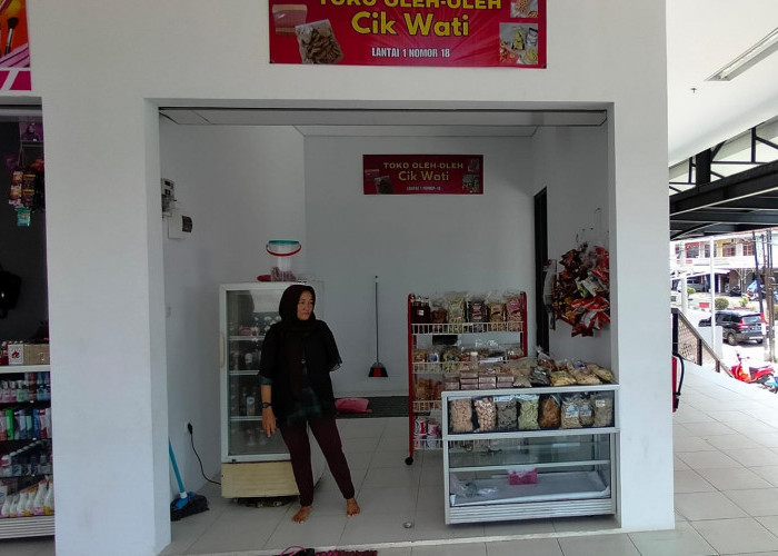 Toko Oleh - Oleh Cik Wati Pasar Modern Toboali, Harga Terjangkau dan Khas Toboali 