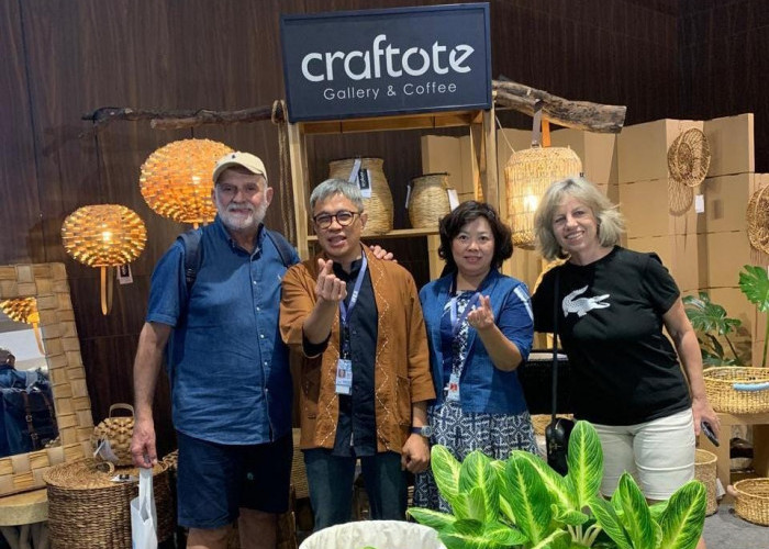 Lewat Program Pemberdayaan BRI, Couplepreneur Ini Sukses Bawa Kerajinan “Craftote” 