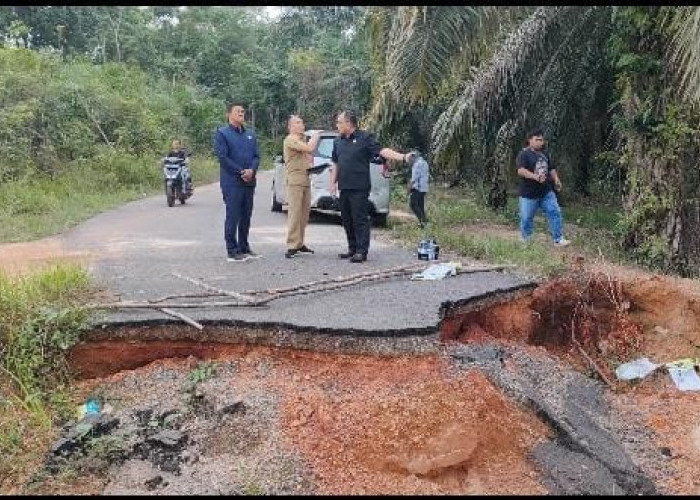 Putus Sejak Mei, Jembatan Keposang Baru Ditinjau Sekarang