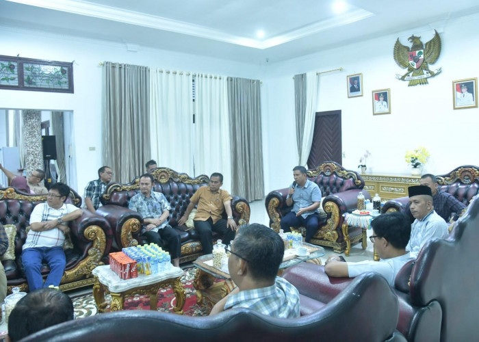 Harga Sawit Anjlok,  Bupati Fery Kumpulkan Bos PKS