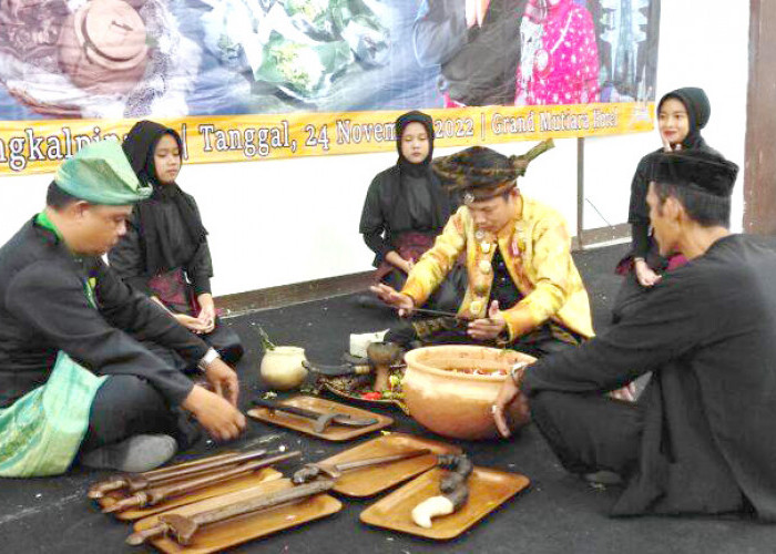 Ritual Ngerabun Pusaka Lestarikan Budaya Daerah