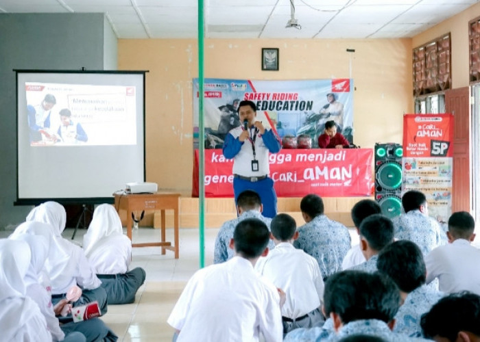 Kunjungan Honda Babel ke SMA PGRI Tanjungpandan dalam Agenda Edukasi Keselamatan Berkendara