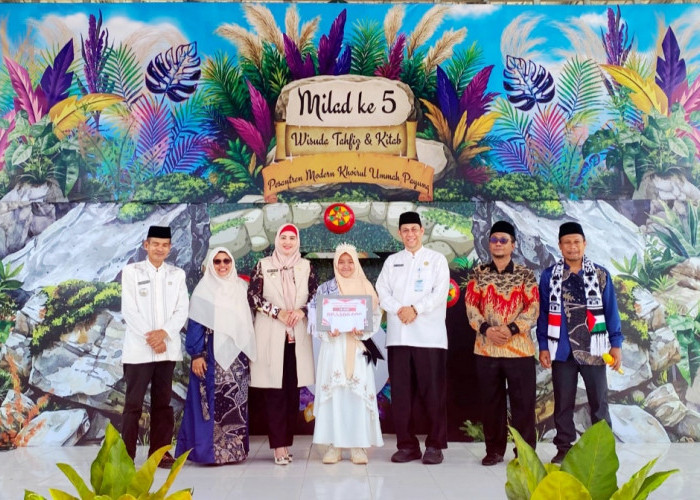 Hadiri Milad dan Wisuda Tahfidz Ponpes Khoirul Ummah, Debby Berpesan Ini Untuk Santri