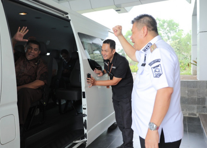 Kawal Reforma Agraria, Gubernur Hidayat Arsani Antar Keberangkatan Komisi II DPR RI