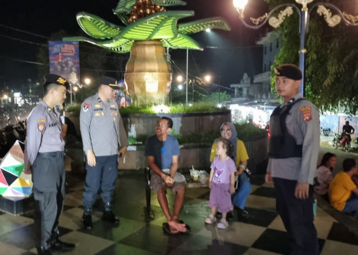 Patroli Malam di Simpang Lima Toboali, Polres Basel Ingatkan Warga Waspada Kriminalitas