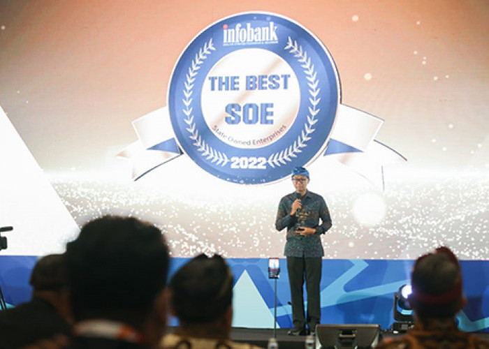 PLN Sabet Penghargaan The Best SOE in Digital Service Transformation 2022