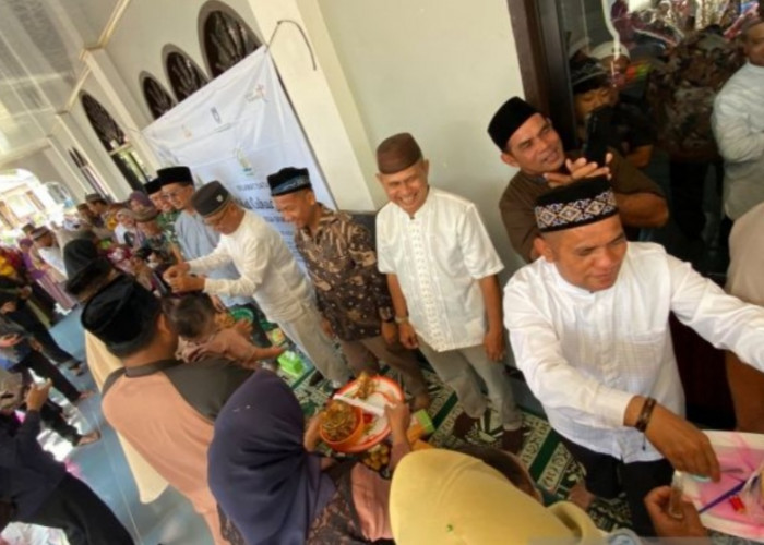 Pemkab Bangka Barat Fasilitasi Adat Cukur Rambut Warga Desa Semulut