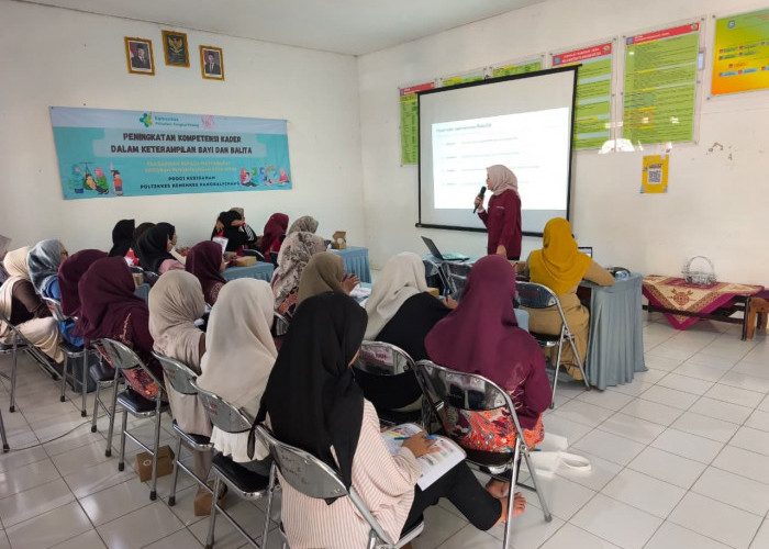 Poltekkes Kemenkes Pangkalpinang Tingkatkan Kompetensi Kader Posyandu dalam Pelayanan Bayi dan Balita 
