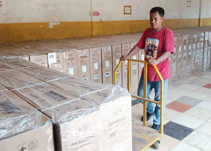 Belitung Dapat Bantuan 197 Smart Board, Kemendikdasmen Dorong Digitalisasi Sekolah