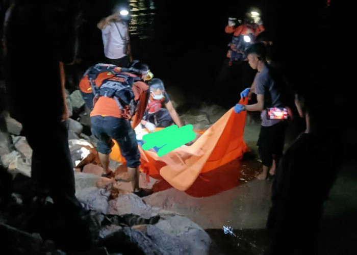 Sesosok Mayat Ditemukan Tergeletak di Pantai Peltim Muntok