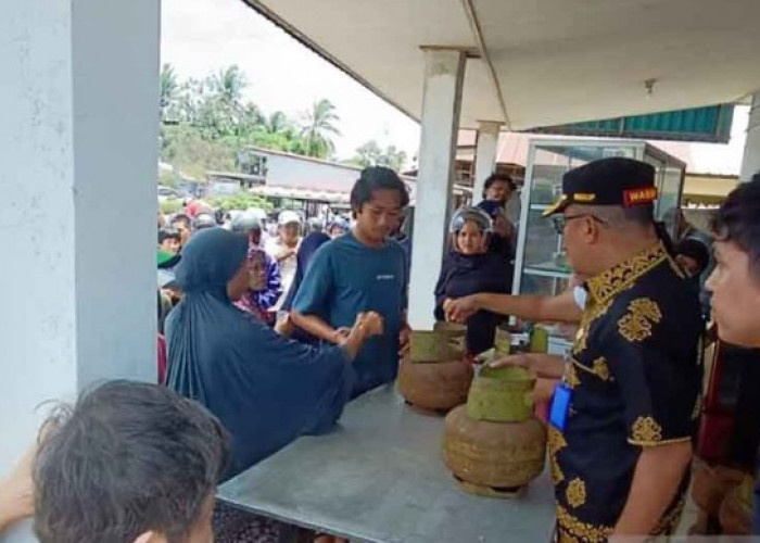 Sidak Penjualan LPG 3 Kg, Wabup Belitung Ancam Cabut Izin Pangkalan Nakal