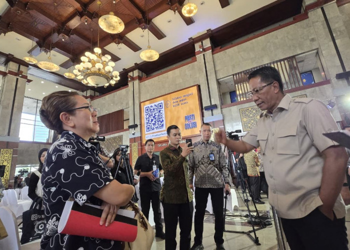 Sambil Menangis, Seorang Ibu Rumah Tangga Adukan  Pelanggaran Jabatan Notaris ke Menteri Hukum