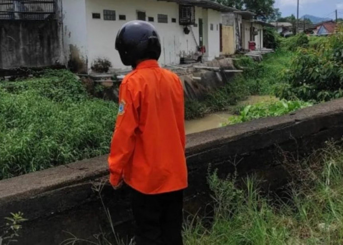 Ingatkan Warga Pangkalpinang Tidak Buang Sampah di Drainase