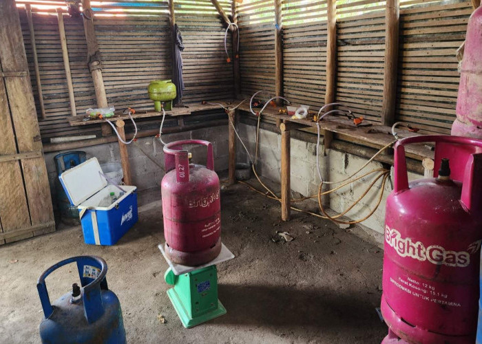 Gudang Pengoplos Gas LPG Subsidi di Bangka Digerebek Polda