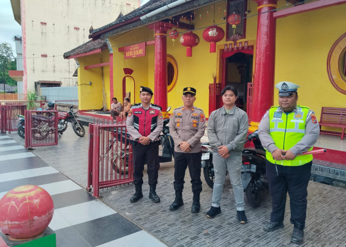 Ibadah Perayaan Imlek 2577, Personel Polres Basel Lakukan Pengamanan 
